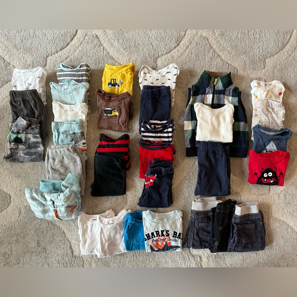 Carters & Mixed Brands Huge Boys Lot - 32 pieces - Size 9m